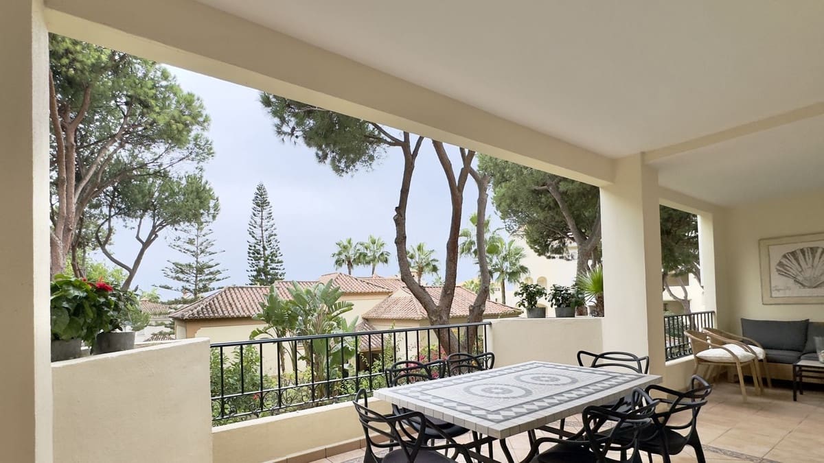 2 soverom Leilighet til salgs i Elviria med svømmebasseng - € 720 000 (Ref: 9670464)