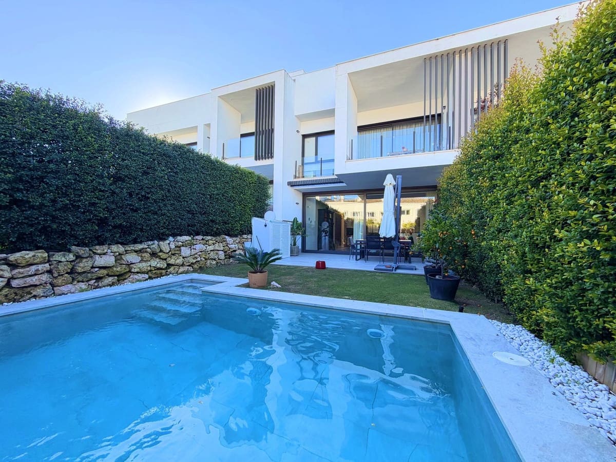 3 slaapkamer Huis te koop in San Roque met zwembad garage - € 765.000 (Ref: 9670465)