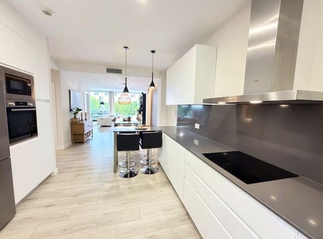 3 slaapkamer Huis te koop in San Roque Pueblo, San Roque met zwembad garage - € 765.000 (Ref: 9670465)