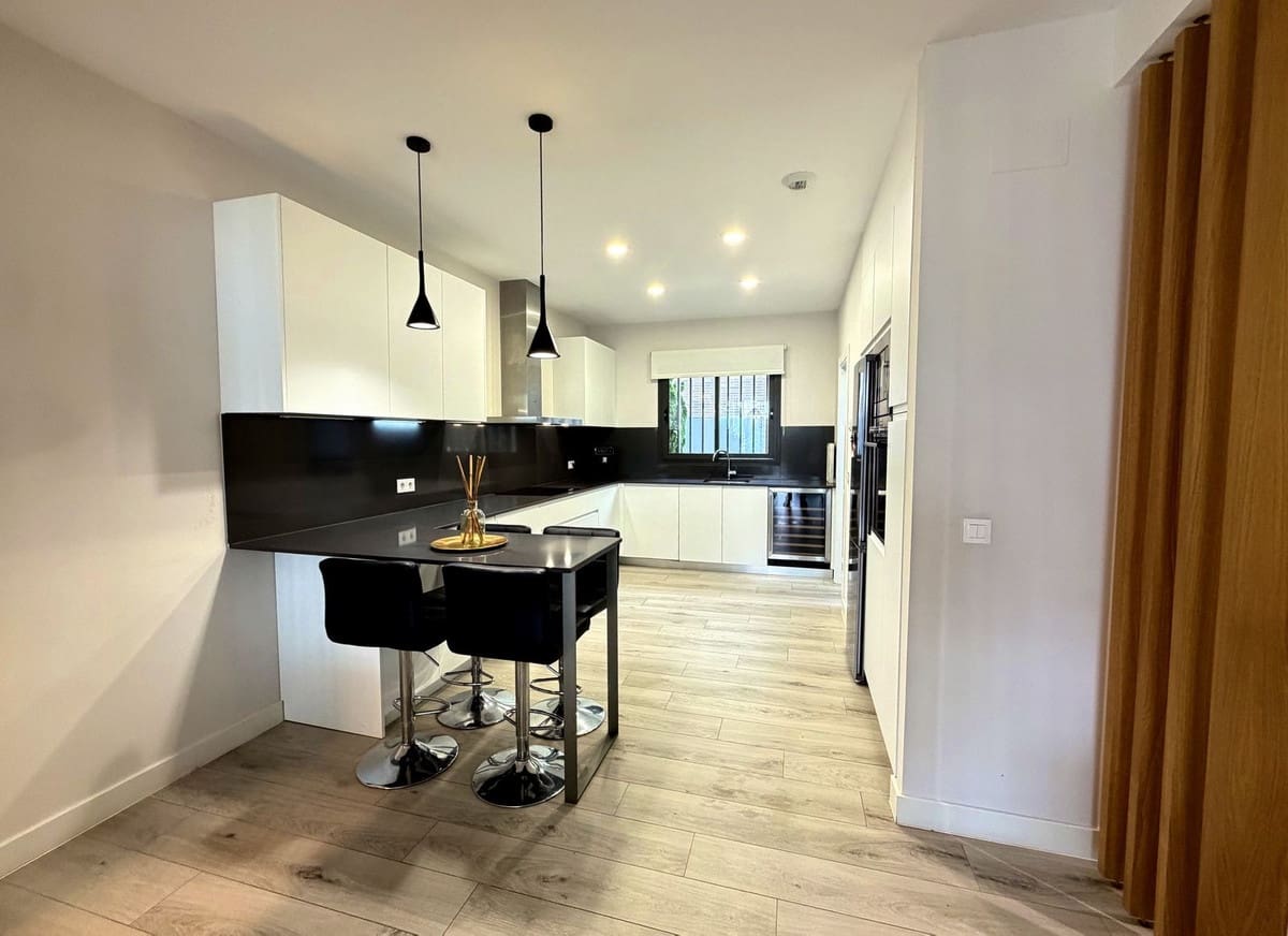 3 slaapkamer Huis te koop in San Roque met zwembad garage - € 765.000 (Ref: 9670465)