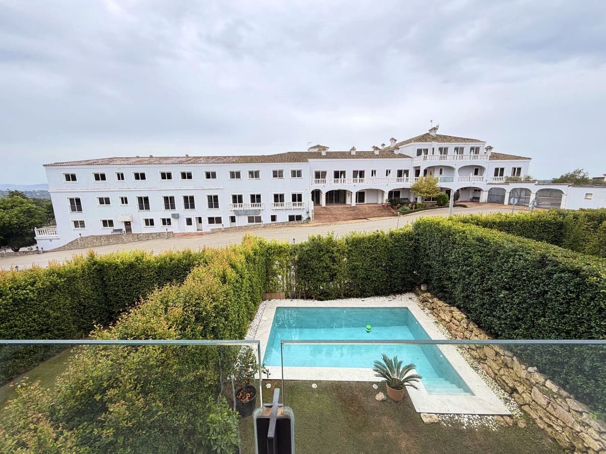 3 slaapkamer Huis te koop in San Roque met zwembad garage - € 765.000 (Ref: 9670465)