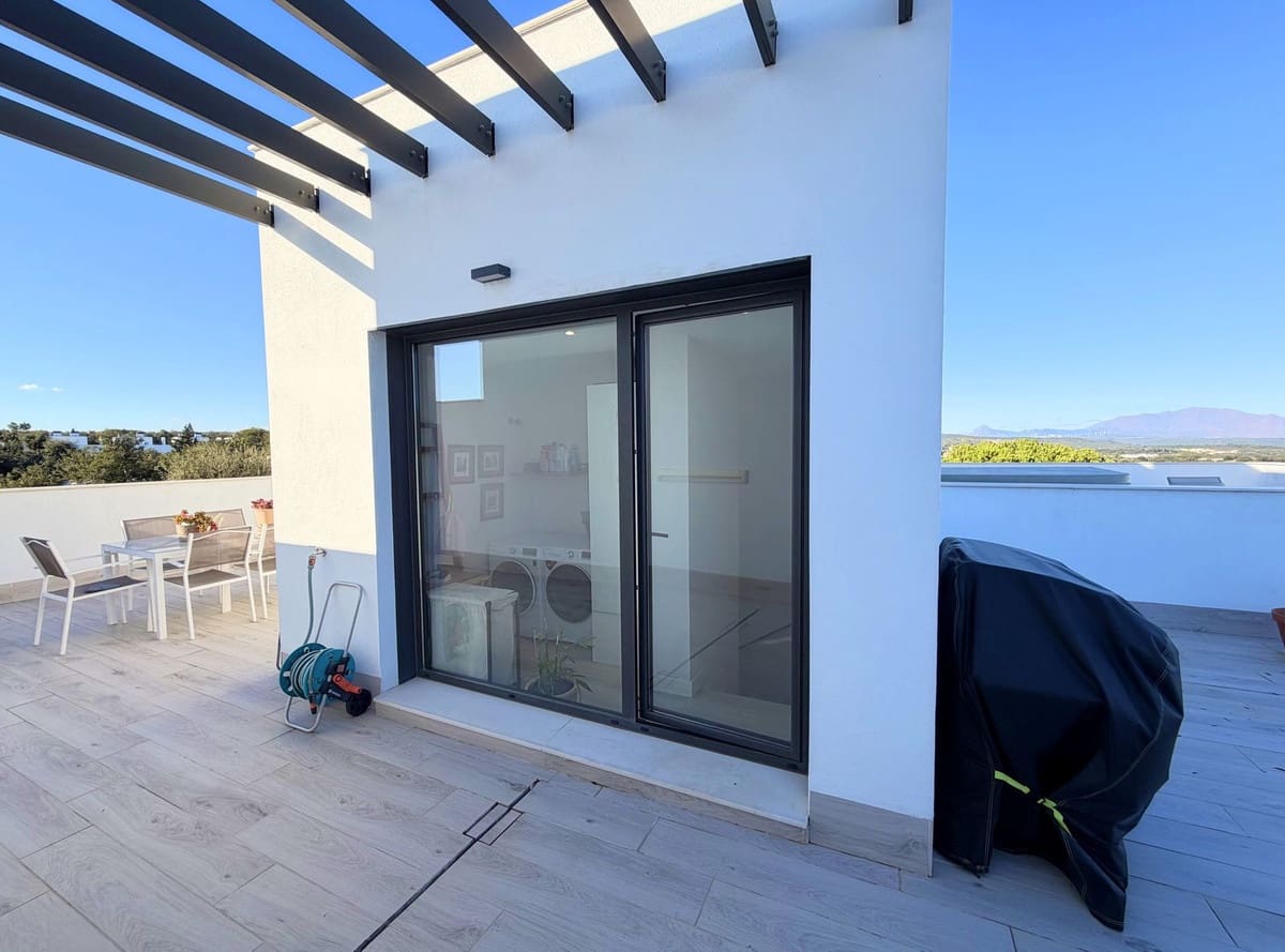 3 slaapkamer Huis te koop in San Roque met zwembad garage - € 765.000 (Ref: 9670465)