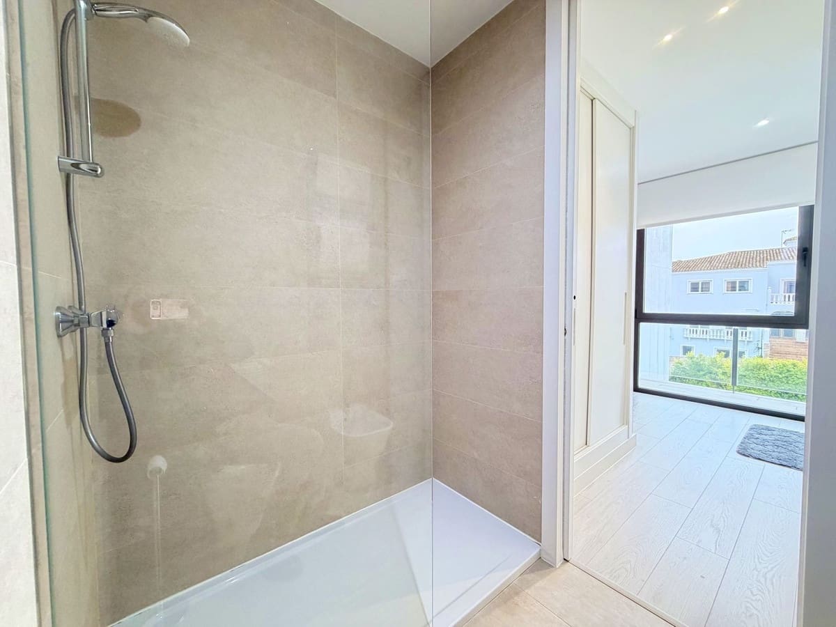 3 slaapkamer Huis te koop in San Roque met zwembad garage - € 765.000 (Ref: 9670465)