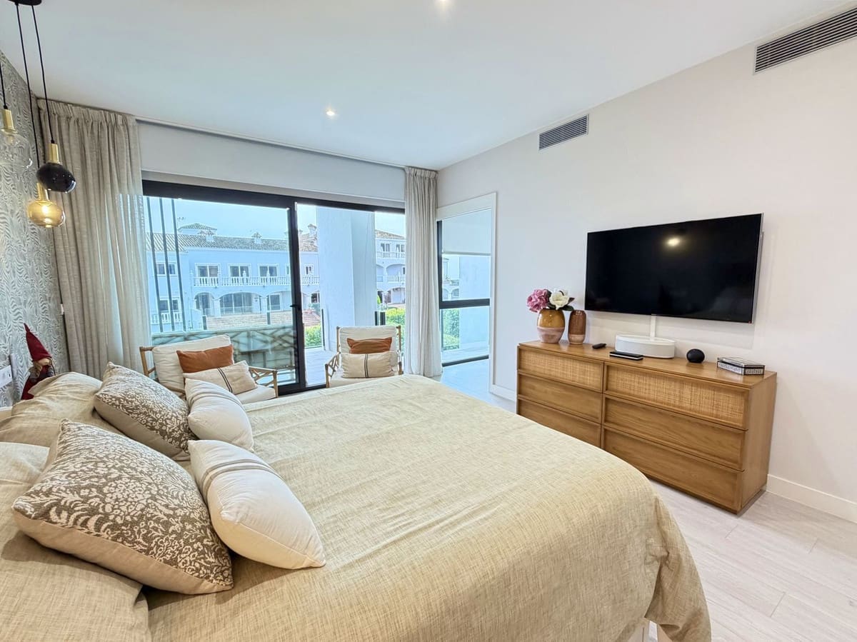 3 slaapkamer Huis te koop in San Roque met zwembad garage - € 765.000 (Ref: 9670465)