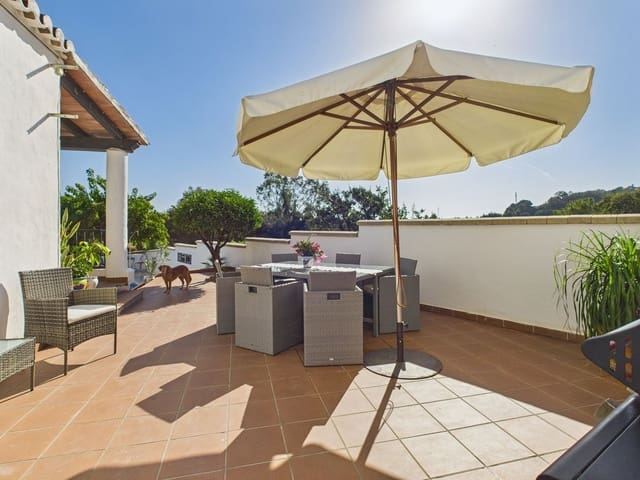 4 sypialnia Willa na sprzedaż w El Padrón, Estepona z basenem garażem - 795 000 € (Ref: 9670466)