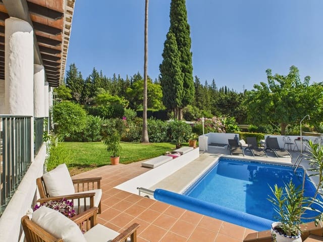 4 sypialnia Willa na sprzedaż w El Padrón, Estepona z basenem garażem - 795 000 € (Ref: 9670466)