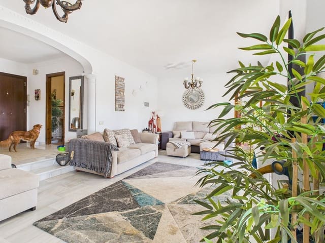 4 sypialnia Willa na sprzedaż w El Padrón, Estepona z basenem garażem - 795 000 € (Ref: 9670466)