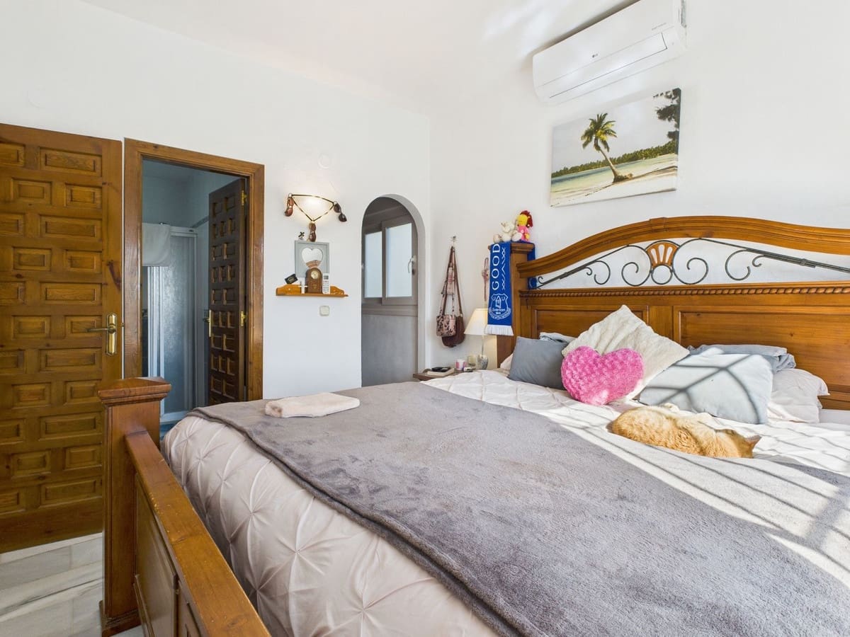4 sypialnia Willa na sprzedaż w El Padron z basenem garażem - 795 000 € (Ref: 9670466)