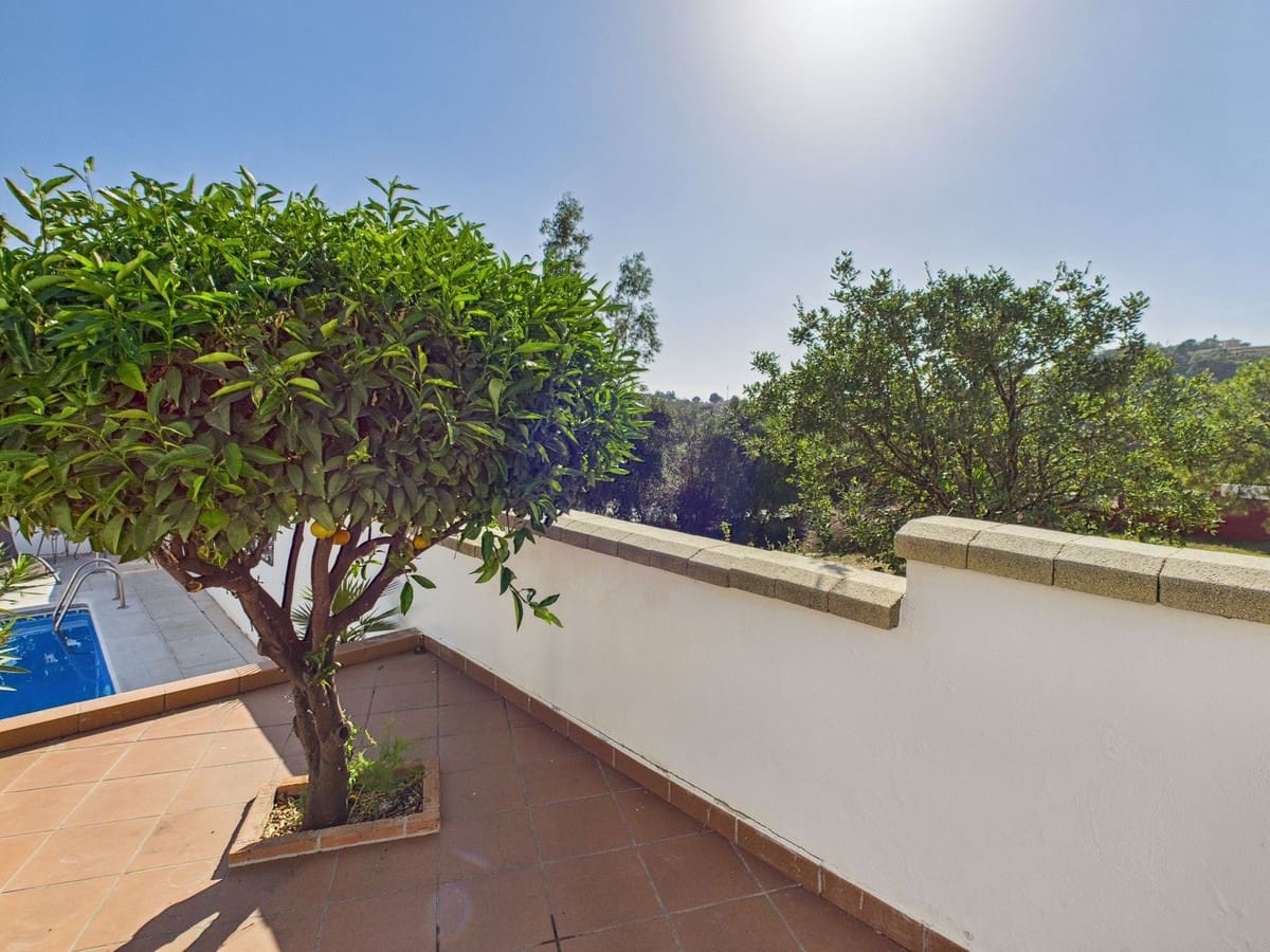 4 sypialnia Willa na sprzedaż w El Padron z basenem garażem - 795 000 € (Ref: 9670466)