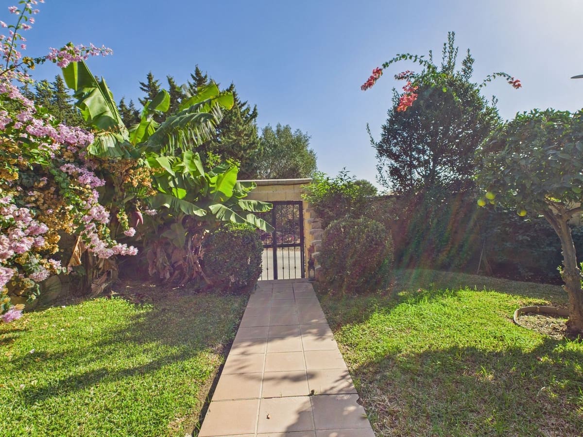 4 sypialnia Willa na sprzedaż w El Padron z basenem garażem - 795 000 € (Ref: 9670466)