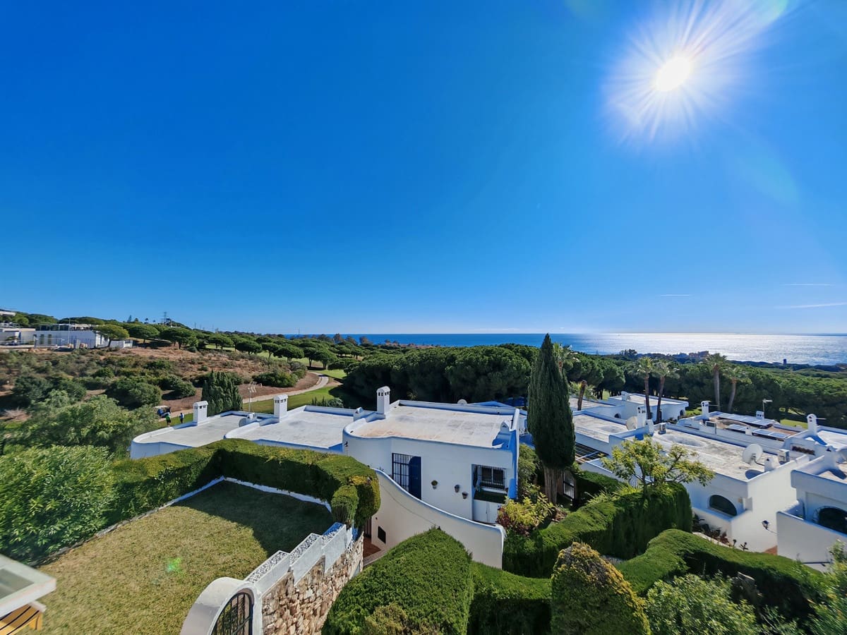 2 bedroom Townhouse for sale in Cabopino with pool - € 750,000 (Ref: 9670467)