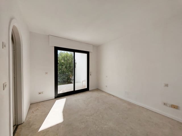 2 soveværelse Byhus til salg i Cabopino, Marbella med swimmingpool - € 750.000 (Ref: 9670467)