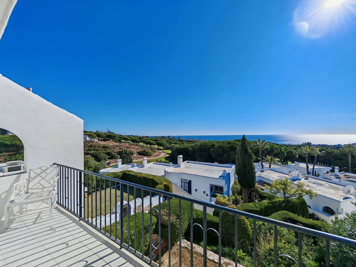 2 bedroom Townhouse for sale in Cabopino with pool - € 750,000 (Ref: 9670467)