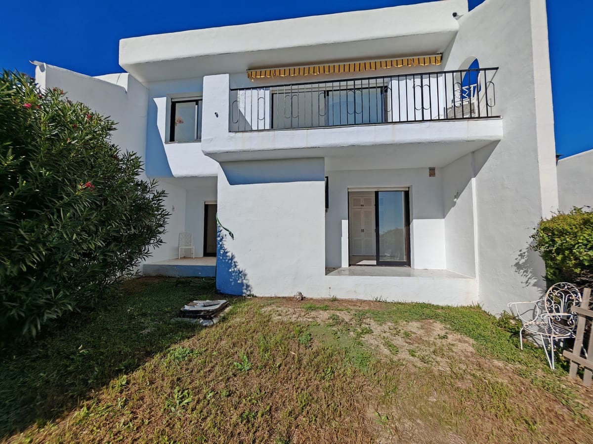2 bedroom Townhouse for sale in Cabopino with pool - € 750,000 (Ref: 9670467)