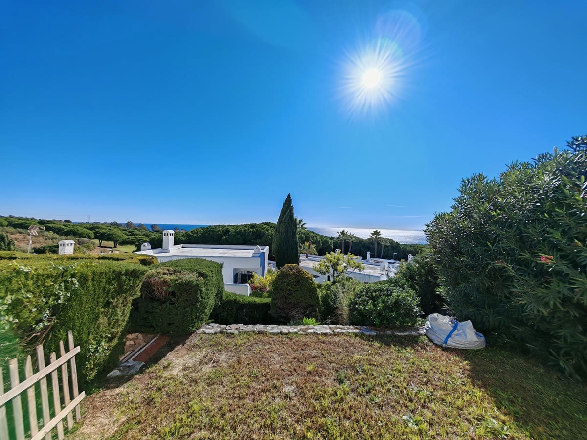2 bedroom Townhouse for sale in Cabopino with pool - € 750,000 (Ref: 9670467)