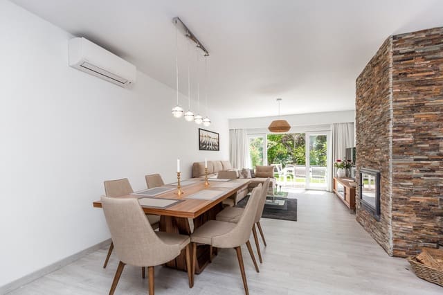 2 makuuhuone Omakotitalo myytävänä paikassa La Dama de Noche - La Alzambra, Marbella mukana uima-altaan - 695 000 € (Ref: 9670469)
