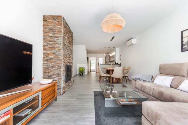 2 makuuhuone Omakotitalo myytävänä paikassa La Dama de Noche - La Alzambra, Marbella mukana uima-altaan - 695 000 € (Ref: 9670469)
