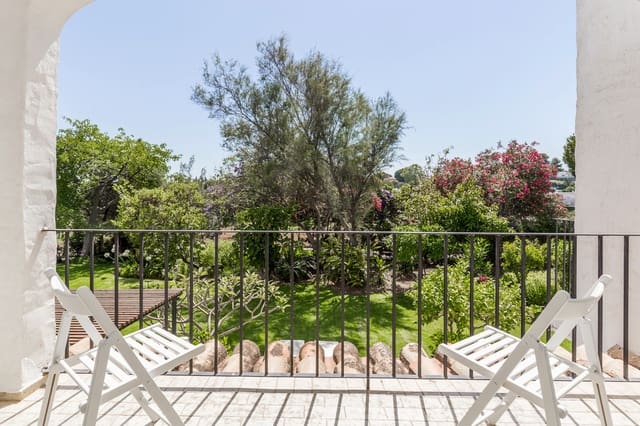 2 makuuhuone Omakotitalo myytävänä paikassa La Dama de Noche - La Alzambra, Marbella mukana uima-altaan - 695 000 € (Ref: 9670469)