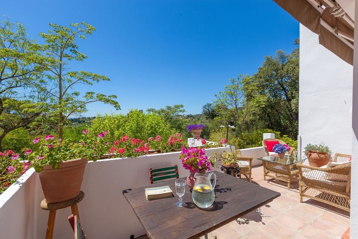 3 quarto Moradia para venda em Estepona com piscina garagem - 890 000 € (Ref: 9670471)