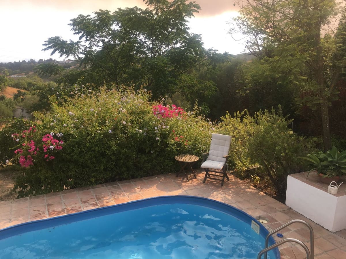 3 quarto Moradia para venda em Estepona com piscina garagem - 890 000 € (Ref: 9670471)