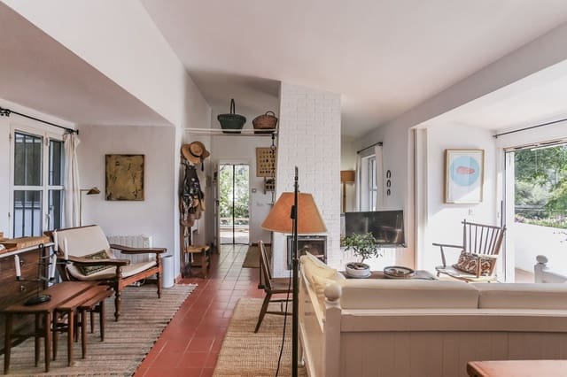 Chalet de 3 habitaciones en Centro, Estepona en venta con piscina garaje - 795.000 € (Ref: 9670471)