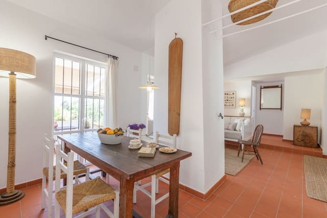 Chalet de 3 habitaciones en Centro, Estepona en venta con piscina garaje - 795.000 € (Ref: 9670471)
