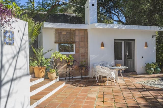 Chalet de 3 habitaciones en Centro, Estepona en venta con piscina garaje - 795.000 € (Ref: 9670471)
