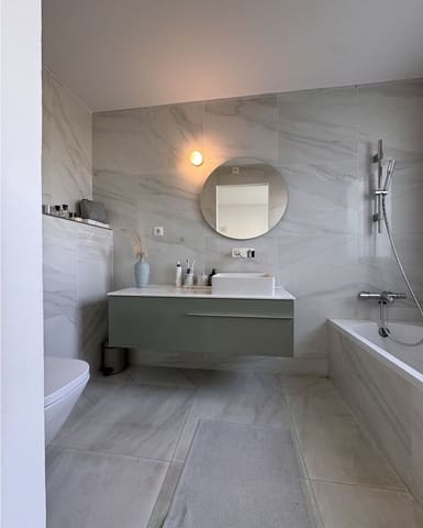 Casa de 3 habitaciones en La Dama de Noche - La Alzambra, Marbella en venta con piscina - 799.000 € (Ref: 9670472)