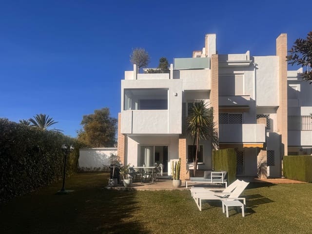 3 soverom Hus til salgs i La Dama de Noche - La Alzambra, Marbella med svømmebasseng - € 799 000 (Ref: 9670472)
