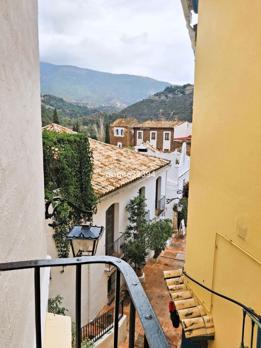 4 Zimmer Doppelhaus zu verkaufen in Benahavis mit Pool Garage - 880.000 € (Ref: 9670473)