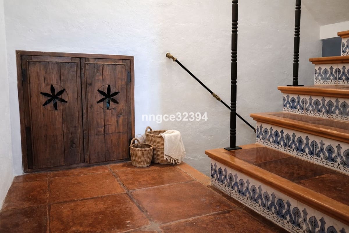 4 Zimmer Doppelhaus zu verkaufen in Benahavis mit Pool Garage - 880.000 € (Ref: 9670473)