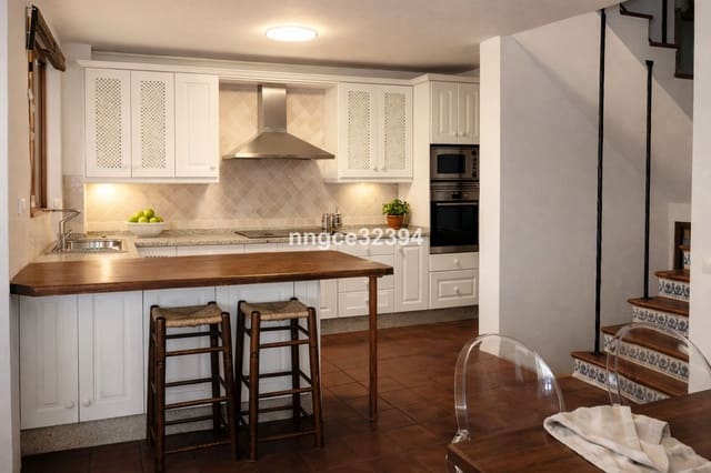 4 sovrum Semi-fristående Villa till salu i Benahavís pueblo, Benahavís med pool garage - 699 900 € (Ref: 9670473)
