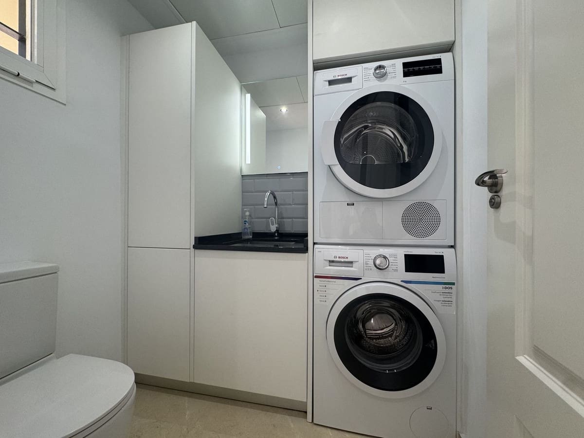 5 quarto Casa em Banda para venda em Marbella com piscina garagem - 850 000 € (Ref: 9670476)