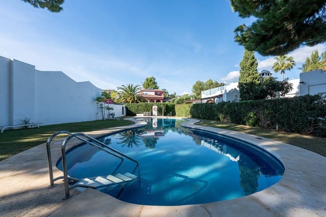 3 Zimmer Doppelhaus zu verkaufen in Romana Playa, Marbella mit Pool - 795.000 € (Ref: 9670477)