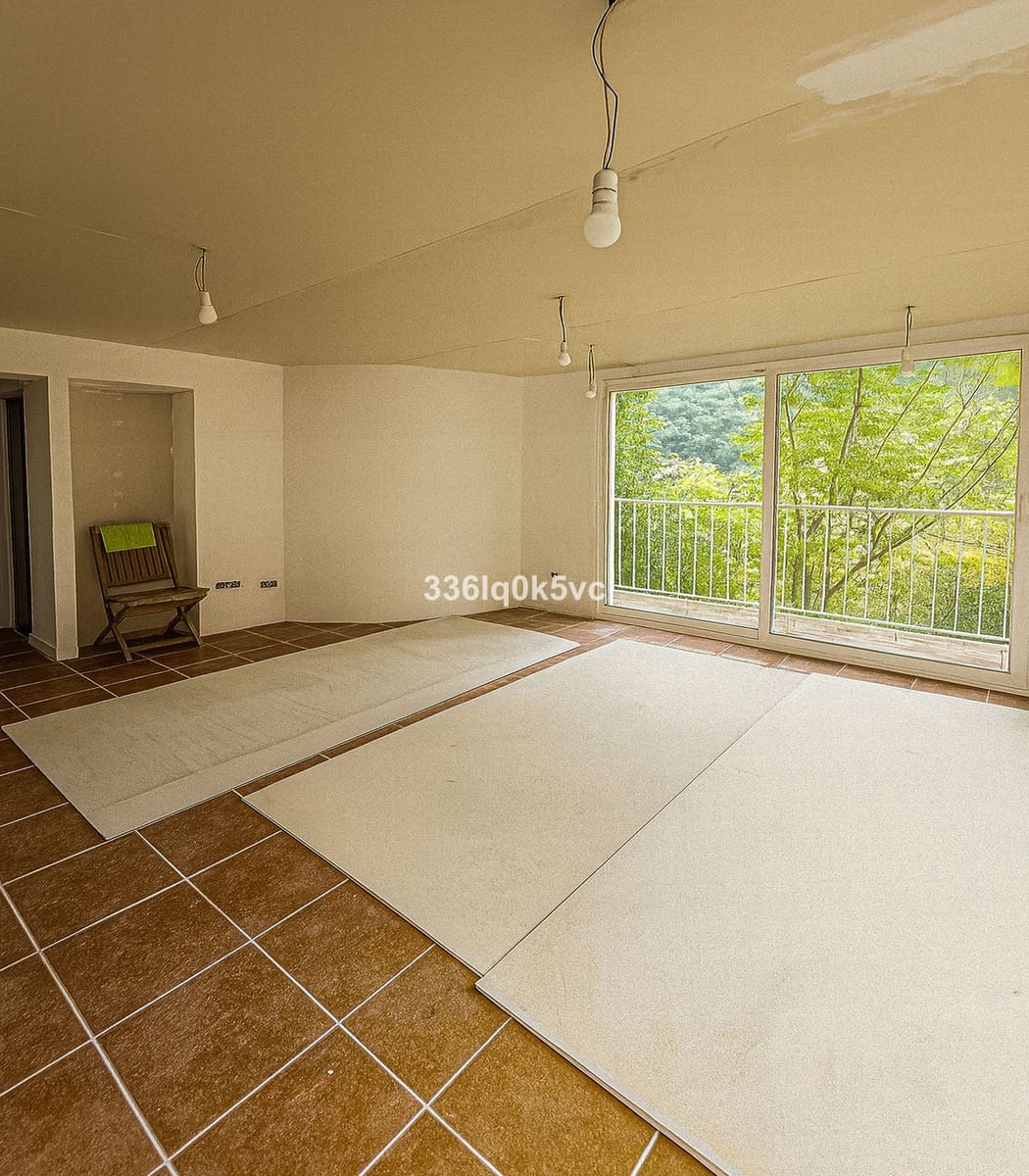 5 bedroom Villa for sale in Benahavis with pool garage - € 880,000 (Ref: 9670478)