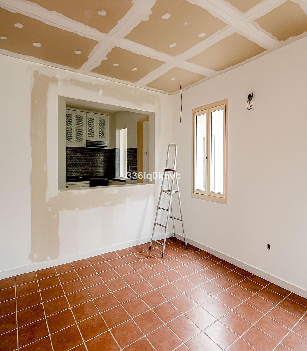 5 bedroom Villa for sale in Benahavis with pool garage - € 880,000 (Ref: 9670478)