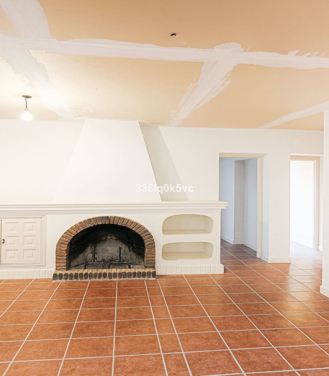 5 bedroom Villa for sale in Benahavis with pool garage - € 880,000 (Ref: 9670478)