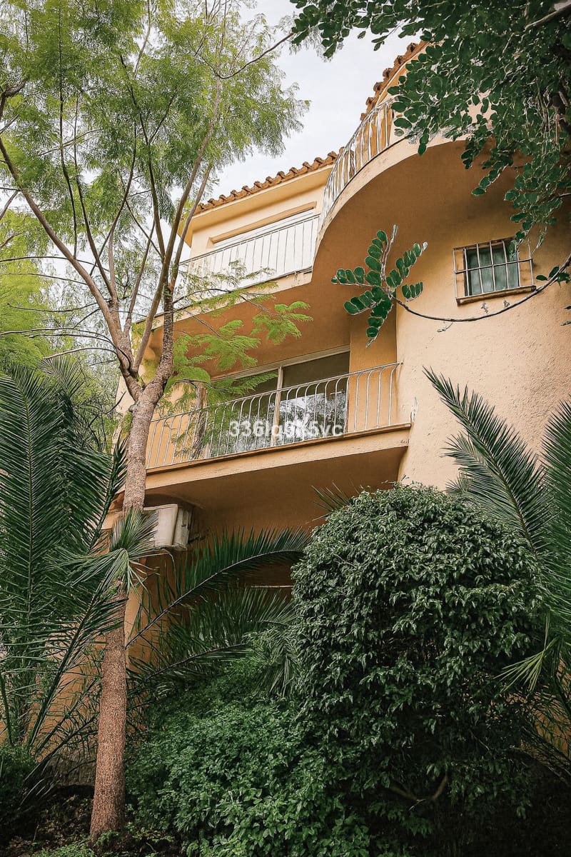 5 bedroom Villa for sale in Benahavis with pool garage - € 880,000 (Ref: 9670478)