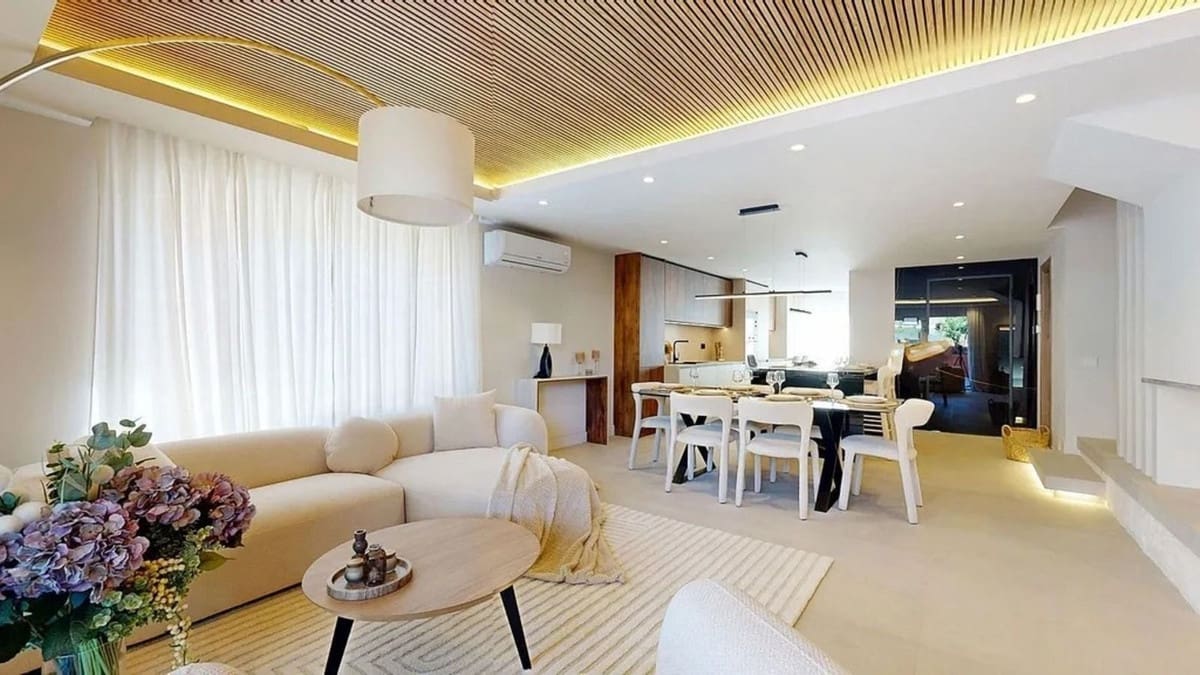 3 sovrum Semi-fristående Villa till salu i New Golden Mile med pool - 820 000 € (Ref: 9670479)