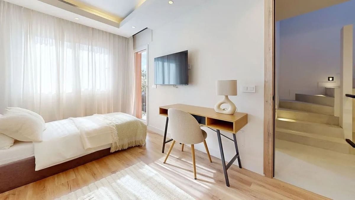 3 bedroom Semi-detached Villa for sale in New Golden Mile with pool - € 810,000 (Ref: 9670479)