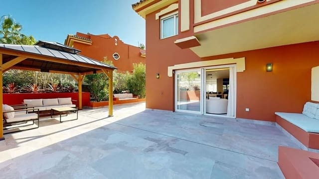 3 bedroom Semi-detached Villa for sale in Nueva Atalaya, Estepona with pool - € 820,000 (Ref: 9670479)