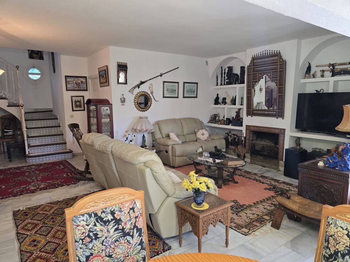 4 soverom Villa til salgs i Calahonda med svømmebasseng - € 890 000 (Ref: 9670480)