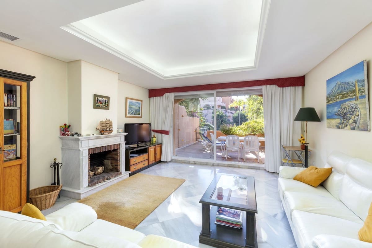 3 sovrum Hus till salu i Nueva Andalucia med pool garage - 845 000 € (Ref: 9670483)