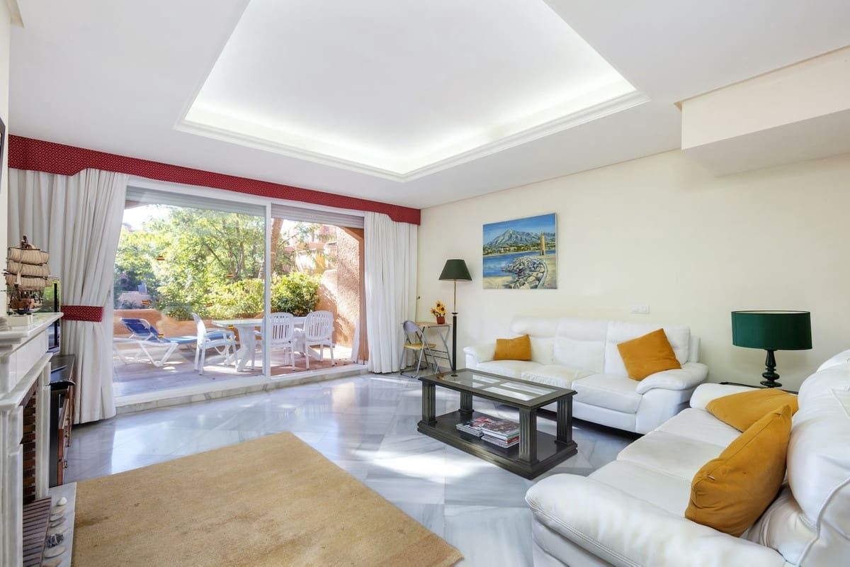 3 sovrum Hus till salu i Nueva Andalucia med pool garage - 845 000 € (Ref: 9670483)