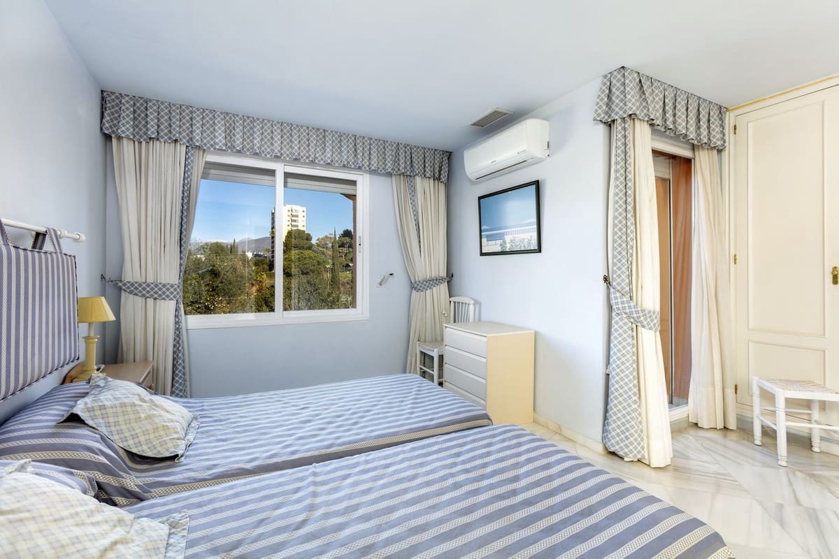 3 sovrum Hus till salu i Nueva Andalucia med pool garage - 845 000 € (Ref: 9670483)