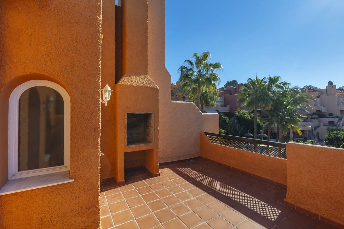 3 sovrum Hus till salu i Nueva Andalucia med pool garage - 845 000 € (Ref: 9670483)