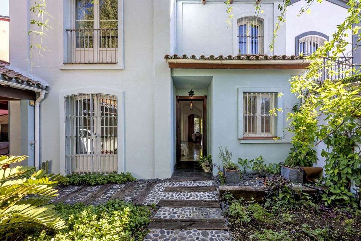 3 Zimmer Doppelhaus zu verkaufen in Guadalmina - 895.000 € (Ref: 9670485)