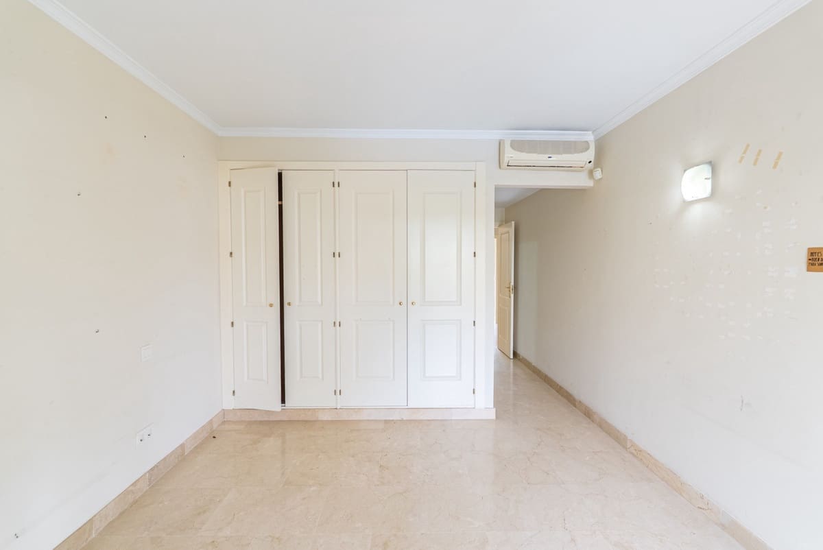 4 soveværelse Byhus til salg i Estepona med swimmingpool - € 850.000 (Ref: 9670486)