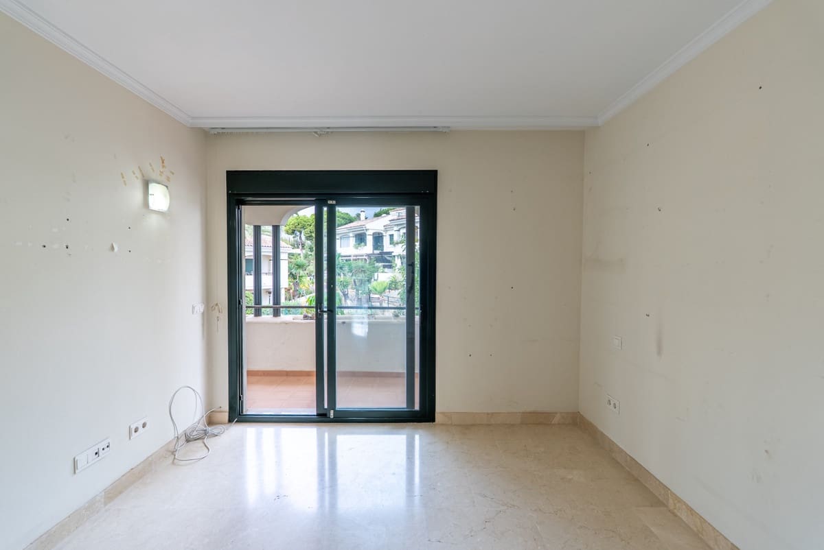 4 soveværelse Byhus til salg i Estepona med swimmingpool - € 850.000 (Ref: 9670486)