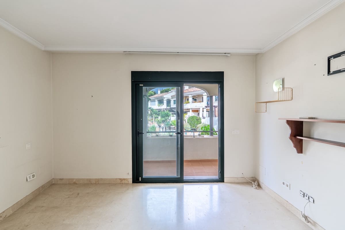 4 soveværelse Byhus til salg i Estepona med swimmingpool - € 850.000 (Ref: 9670486)